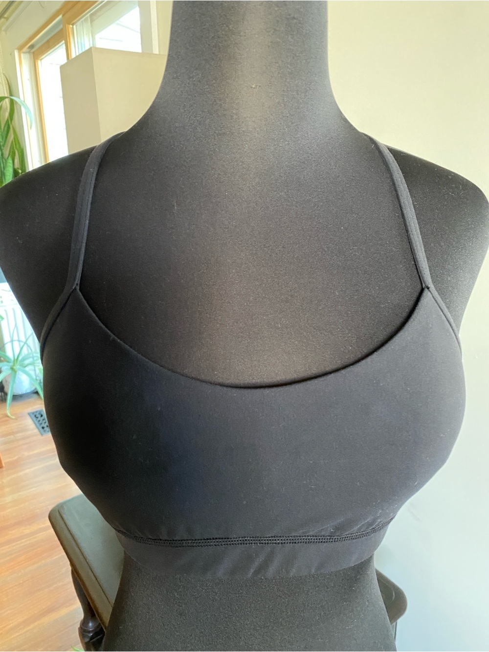 Lululemon Black Flow Y Bra size 8 Like New With Padding